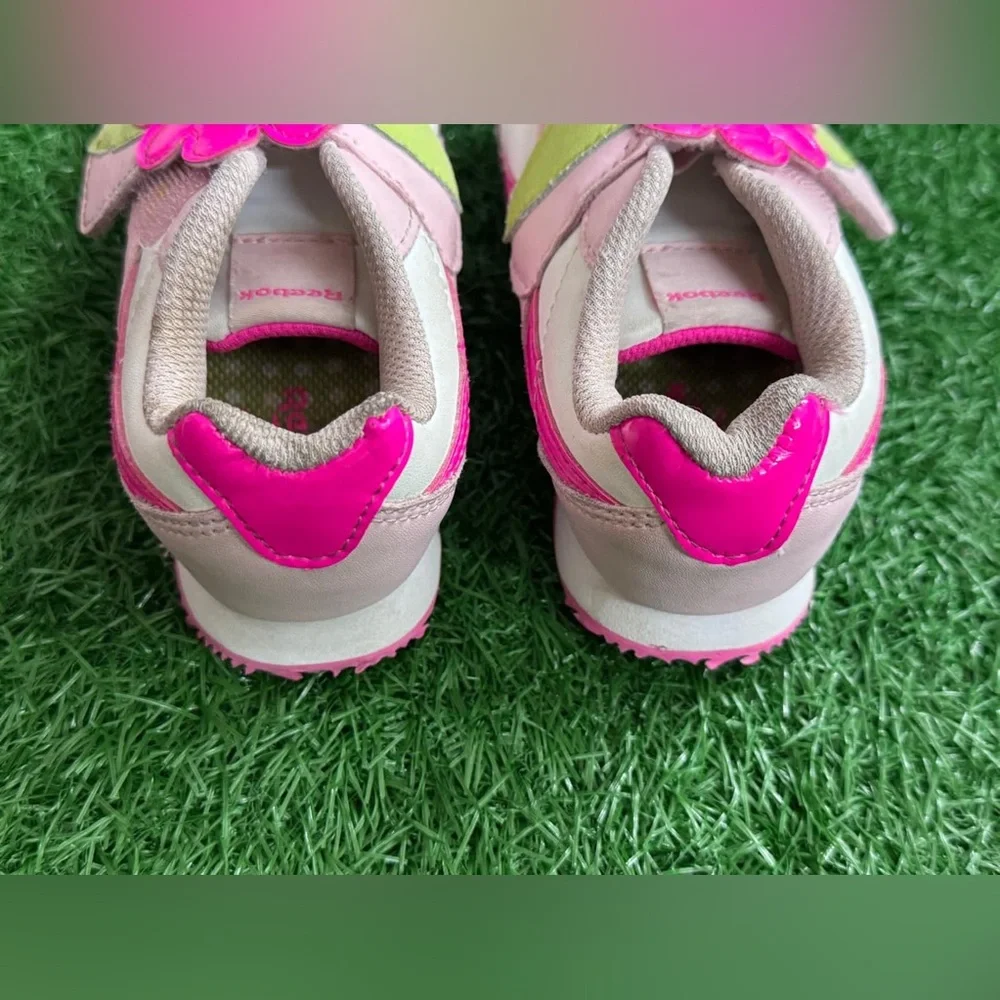 Reebok Kids Sneakers with‎ Pink and Green Floral Design Size 10
